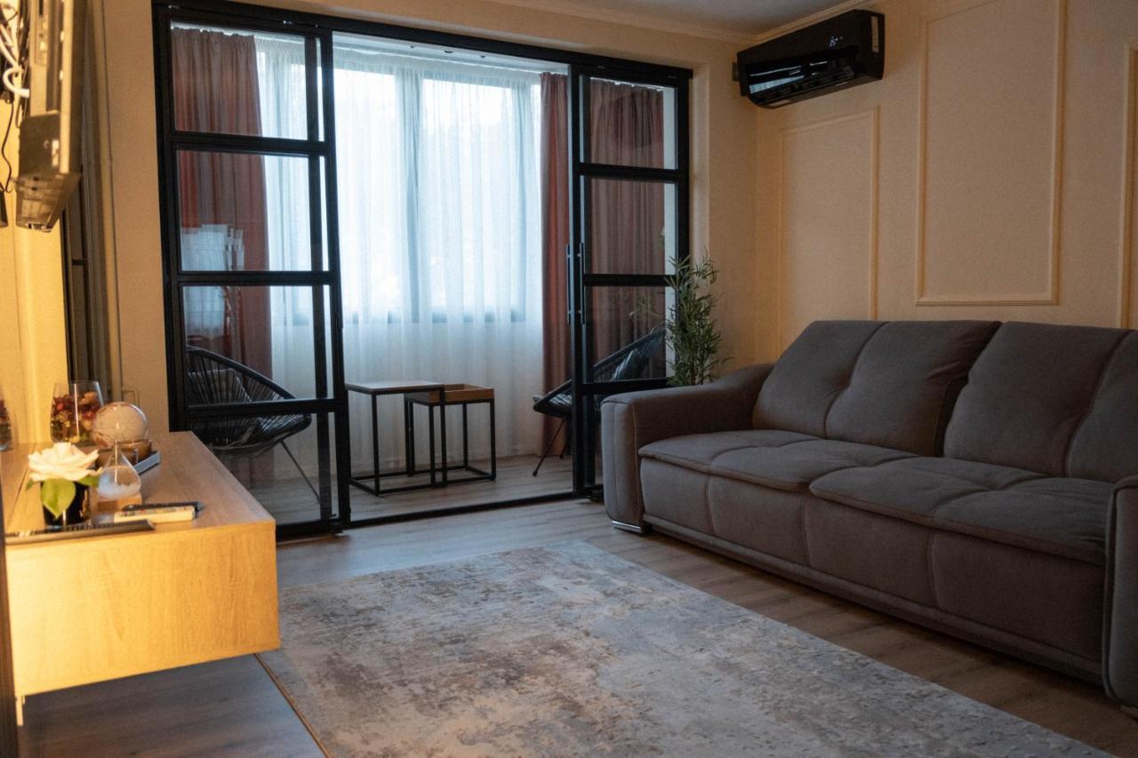 Cosy 2 Rooms Apartment In The Center Of The City Bucareste Exterior foto
