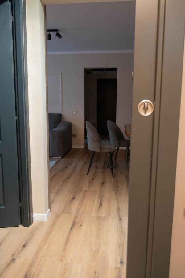 Cosy 2 Rooms Apartment In The Center Of The City Bucareste Exterior foto