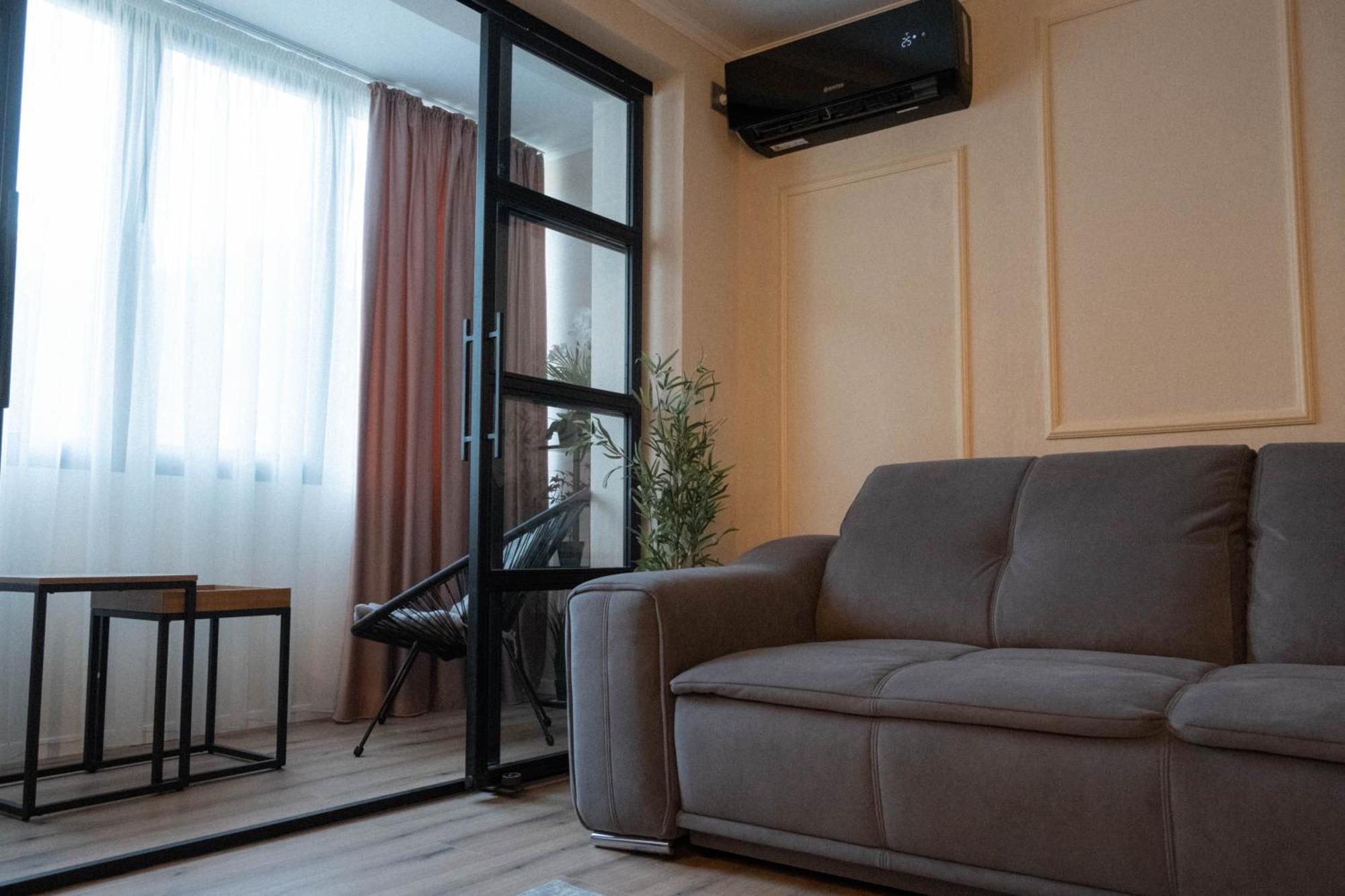 Cosy 2 Rooms Apartment In The Center Of The City Bucareste Exterior foto